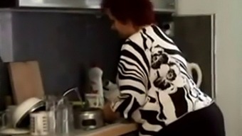 Amateur Bbw Granny Enjoys Mobile Sex In The Kitchen